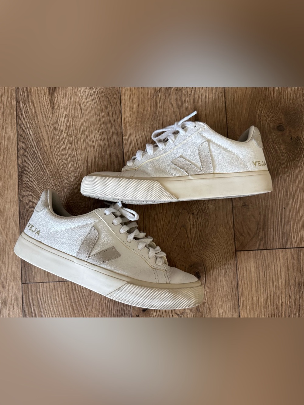 Veja campo. Clean girl aesthetic. Sustainable fashion. Street style. Minimalist. - Picture 4 of 5
